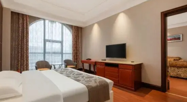 Люкс Business International Seaman Holiday Hotel (Huanghua Bohai New District)
