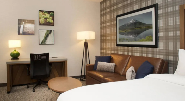 Люкс SpringHill Suites by Marriott Bend