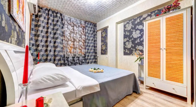 Апартаменты Four-room apartment near the Opera of Ukraine
