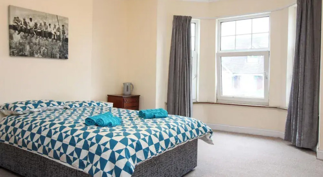 Darwin road guest house room 2, Забронировать Гостевой дом Отели Саутгемптона с парковкой, Парковка