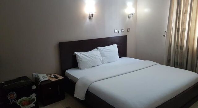 Grand Valley Hotel