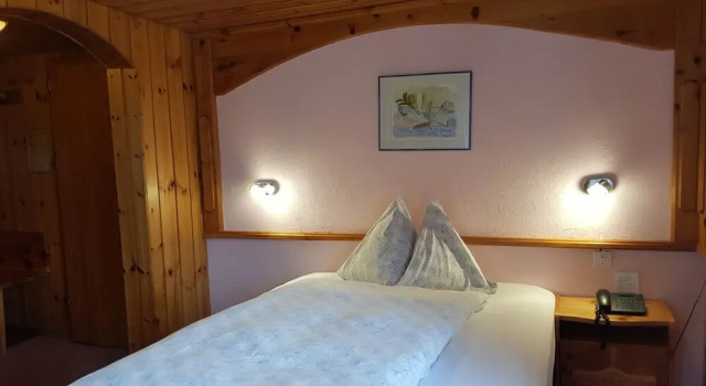Alpine Budget Rooms by Täscherhof, Varaa Hotelli Taesch Zermatt