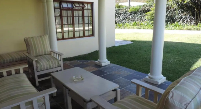 Коттедж c 1 комнатой Milkwood Lodge