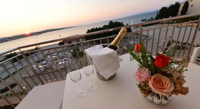 Апартаменты с видом на море Sunset Deluxe Villa