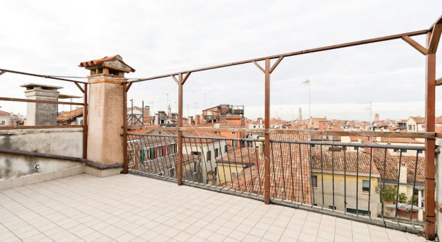 Апартаменты с 3 комнатами с балконом Ponte di Rialto Penthouse with Panoramic Terrace
