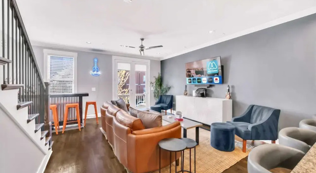 Коттедж Close to DT Game Garage Bar Large Living Room