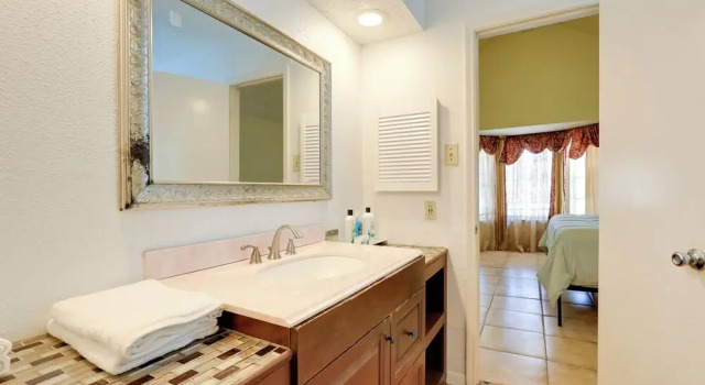 Коттедж с 3 комнатами Houston Area Home w/ Yard - 5 Mi to Sugar Lakes!