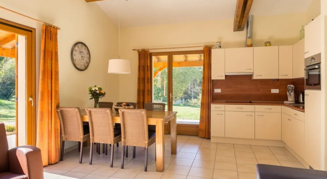 Charming House With a Covered Terrace Near Gourdon, Rezerwuj Hotel Gourdon Lot