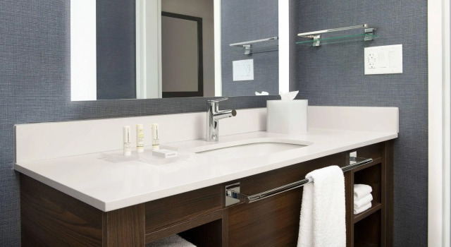 Двухместная студия с видом на сад Residence Inn Doral Mall Area
