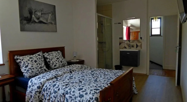 LOustal des Bons Vivants, Book Hotel Conques-en-Rouergue Aveyron