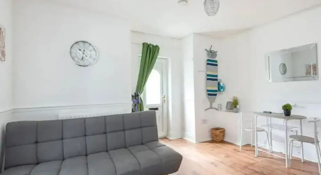Апартаменты Cheerful Maisonette in the Heart of Orrell Park