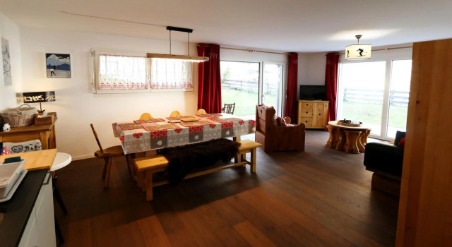Perrine Garden - Cozy Central Apartment with Private Garden