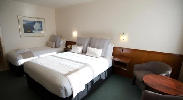 Номер Standard SureStay Hotel by Best Western The Clarence on Melville