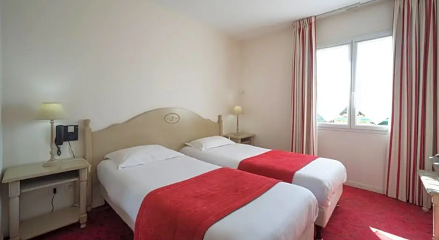 Номер Standard Brit Hotel Du Perche