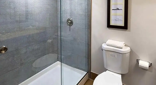 Четырёхместный номер Standard Comfort Suites Baymeadows Near Butler Blvd