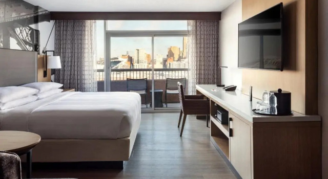 Номер Standard с балконом Cincinnati Marriott at RiverCenter