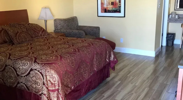 Номер Classic Town & Country Motel
