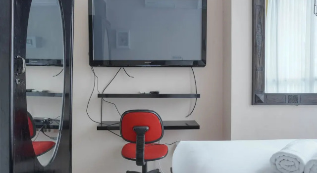 Апартаменты с 2 комнатами Fancy And Nice 2Br At Gp Plaza Apartment