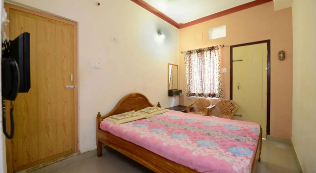 Habitación familiar Estándar con vista a la ciudad Surya Inn