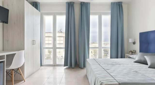 Трёхместный номер Standard с балконом и с видом на море Hotel Nuovo Tirreno