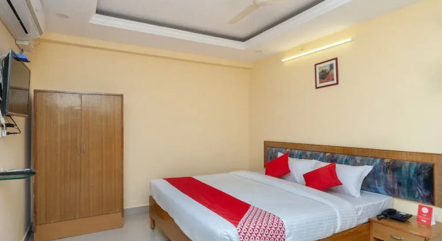 Hotel Gayathri Grand by OYO Rooms, Rezervovat Hotel Hotely v Andhra Pradesh s parkováním, Parkování