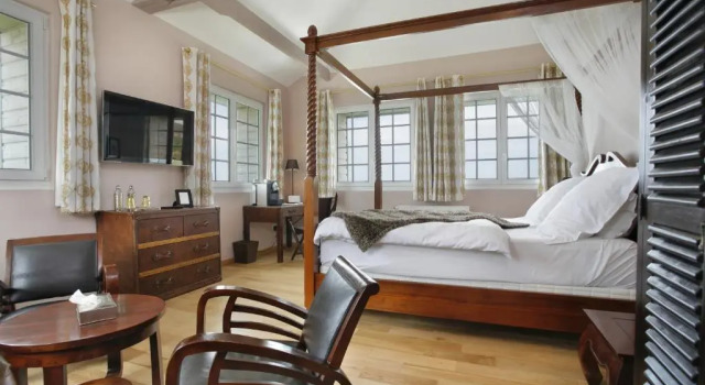 Полулюкс с видом на море The Originals Hôtel Le Cise Restaurant Chambres et Suites
