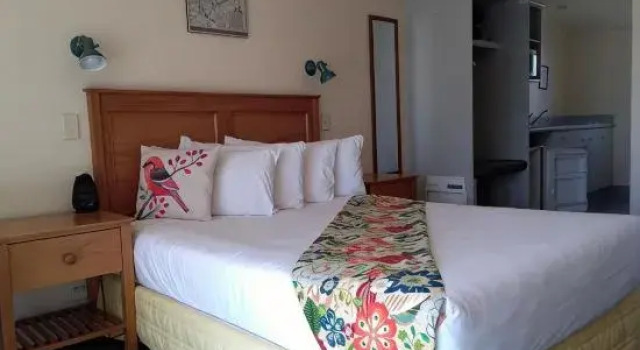 Номер Economy Colonial Lodge Motel