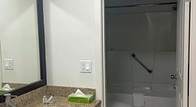 Номер Standard Radisson Hotel & Conference Centre Edmonton