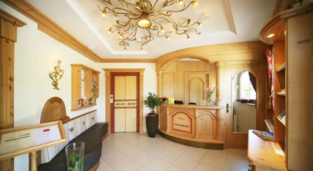 Loipenstubn, Book Hotel Brixen im Thale Brixental