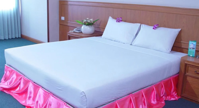 PathumThani Place Hotel, Rezervovat Hotel Hotely v Central Thailand s parkováním, Parkování