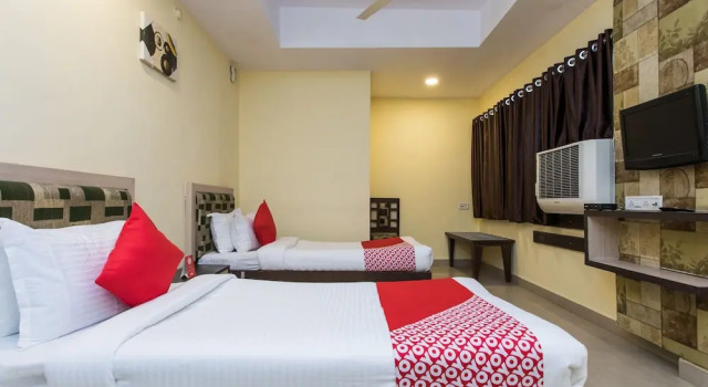 OYO Flagship 17390 Hotel Aaram MG Road
