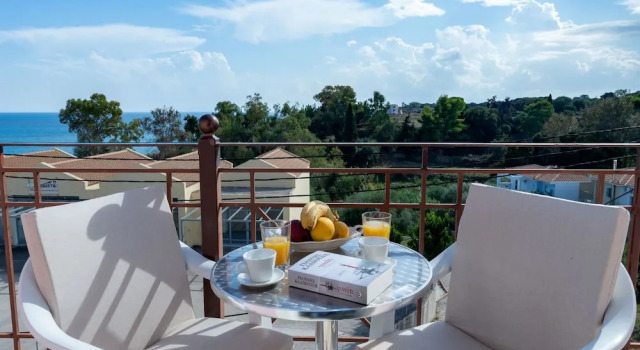 Апартаменты Socrates Apartments
