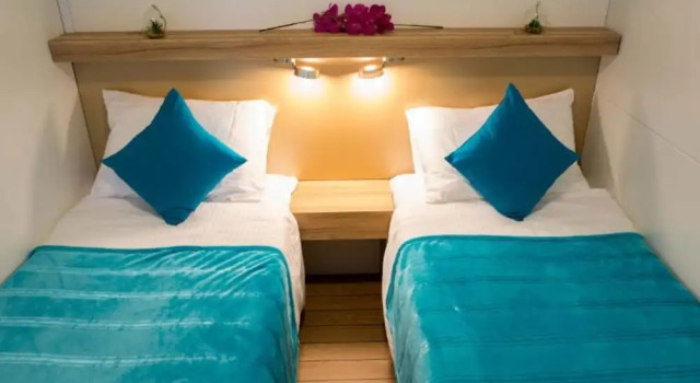 Mobile Home Starfish V Camp Soline, Забронировать Отель Отели Биоград-на-Мору с парковкой, рядом с Частный Пляж «Кемп Сенди», Парковка