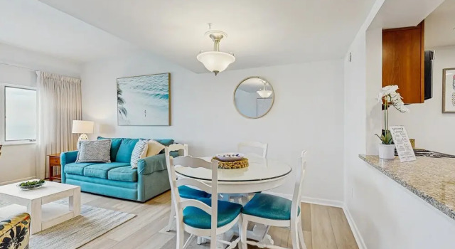 Clean & Cozy Home With Oceanfront Views, Shared Pool, Free Wifi, Central AC