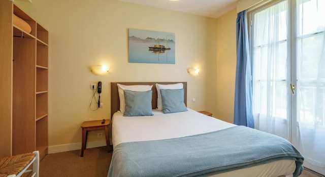 Двухместный номер Standard Hotel Val De Loire