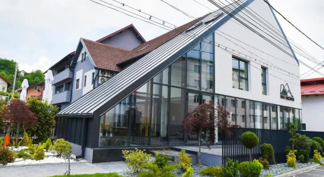 Hotel Subcarpati, Rezerwuj Hotel Curtea De Arges 