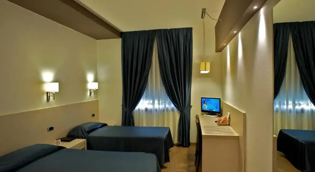 Трёхместный номер Standard Sam Hotel