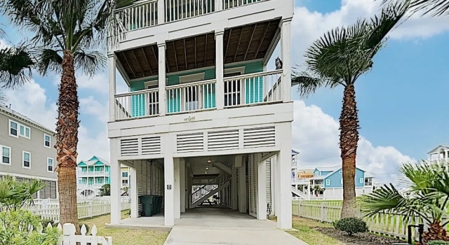New Listing! The Water House: New Near Beach 3 Bedroom Home