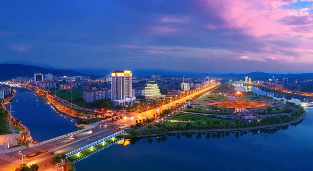 Country Garden Phoenix Hot Spring Hotel Xianning, Prenota Hotel Xianning Hubei