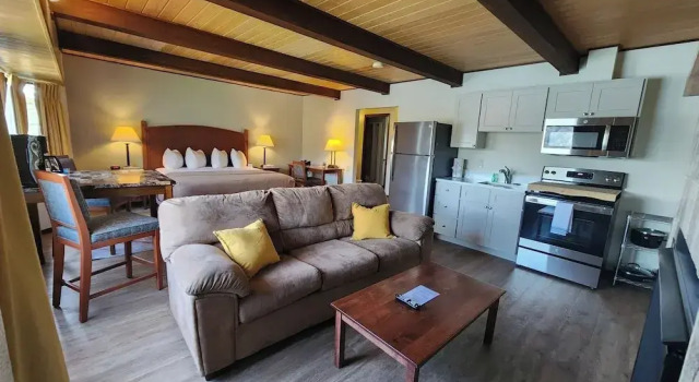 Номер Premium Westcliff Lodge