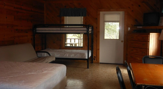 Номер Standard с видом на озеро Bay Landing RV Campground