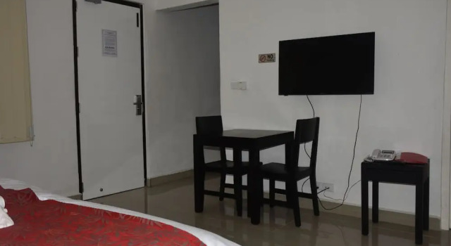 Четырёхместный номер Standard с видом на бассейн Best View Apartments