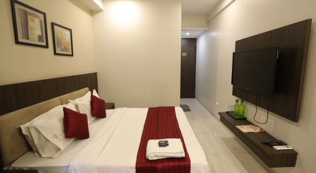Номер Deluxe Hotel Privya Rooms and banquet Surat