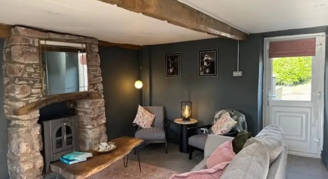 Ty Llaeth 2-bed Cottage, Sleeps 4, Pet Friendly, Забронировать Дом для отпуска Лланстефан Carmarthenshire