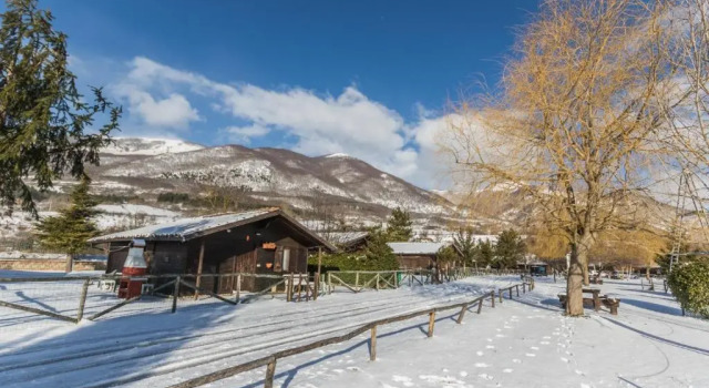 Parco Del Sangro, Rezervovat Chata Hotely v Abruzzo s bazénem, Bazén