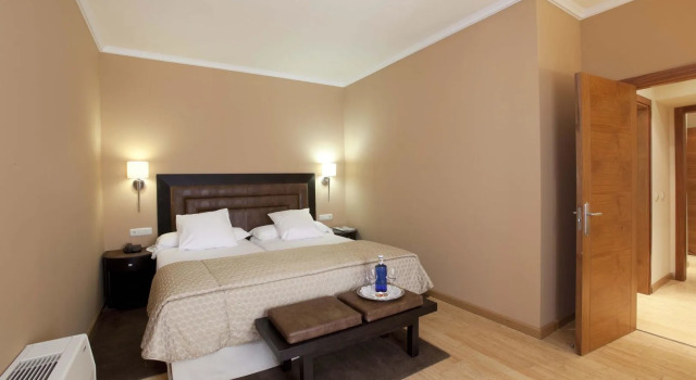Hospes Palacio de Arenales & Spa, Забронировать Курортный отель Касерес Caceres Province
