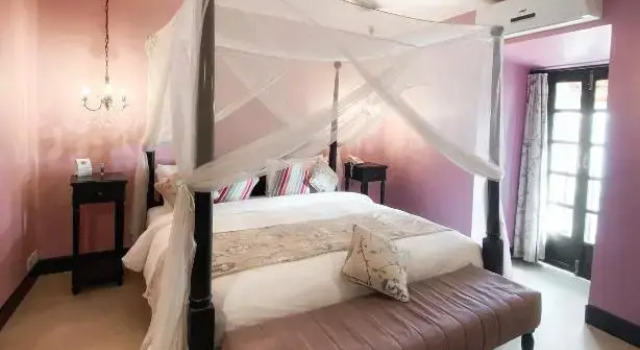 Номер Deluxe с балконом и с видом на море Fort Tiracol Goa