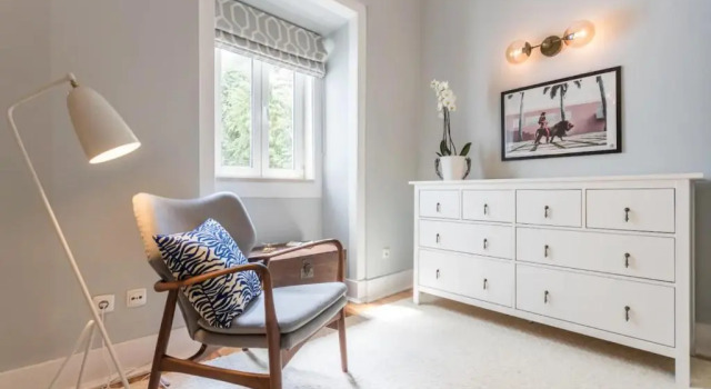 Beautiful and Stylish 5BR in the heart of Chiado, Забронировать Отель Мизерикорди Лиссабон, рядом с Money Museum