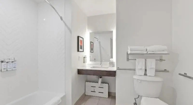 Семейный люкс c 1 комнатой Holiday Inn Killeen - Fort Hood Area by IHG