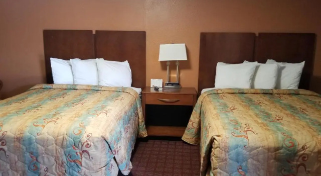 Четырёхместный номер Standard Economy Inn